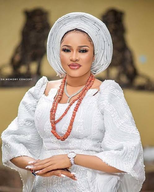 ROYAL BICKERING: Late Alaafin Adeyemi’s Children Caution Queen Dami Against Tarnishing Father’s Image