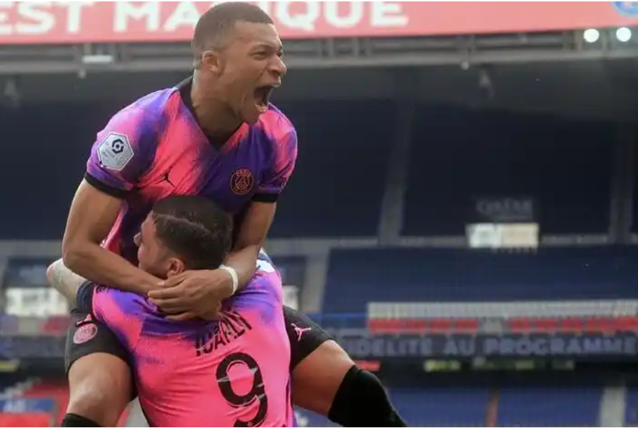 PSG Run Riot with 6-1 Thrashing of St. Etienne