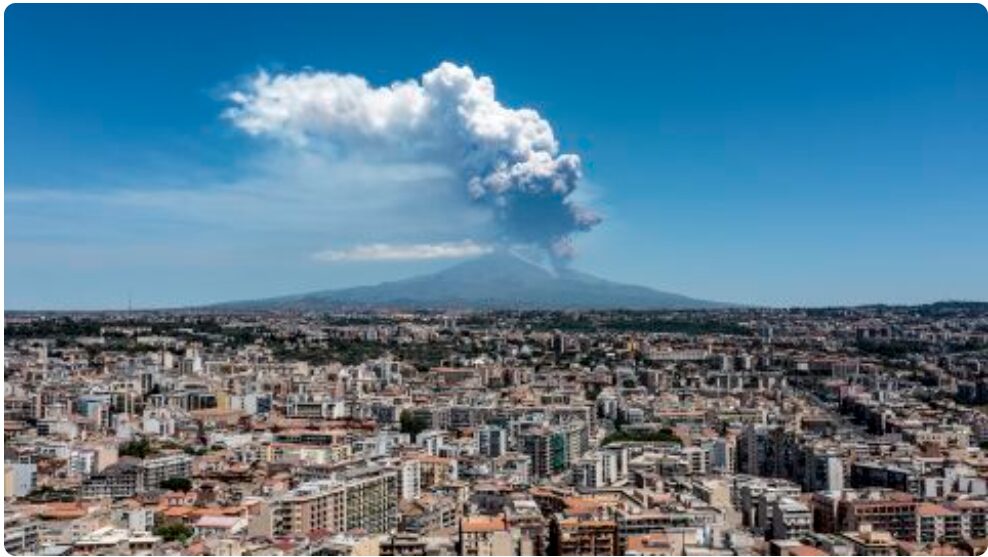 Mt. Etna Erupts, Tourists Flee Volcano