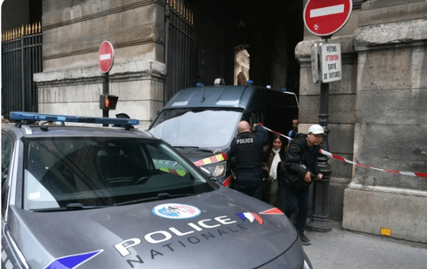 Priceless jewel heist shocks France as Louvre Museum suffers major theft