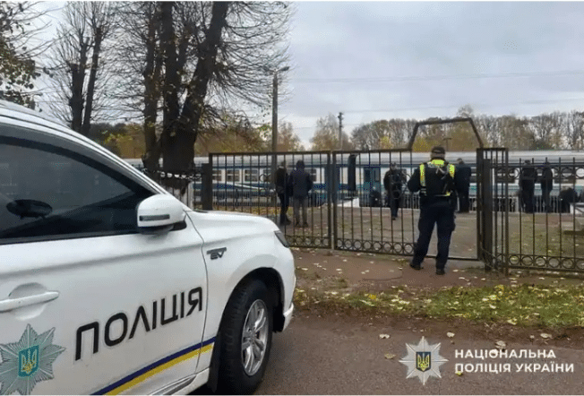 Four dead, 12 wounded in blast at Ukraine train station