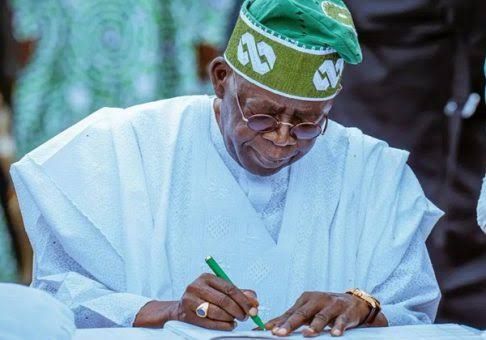 Tinubu declares Nationwide Security Emergency, orders massive Recruitment into Army and Police