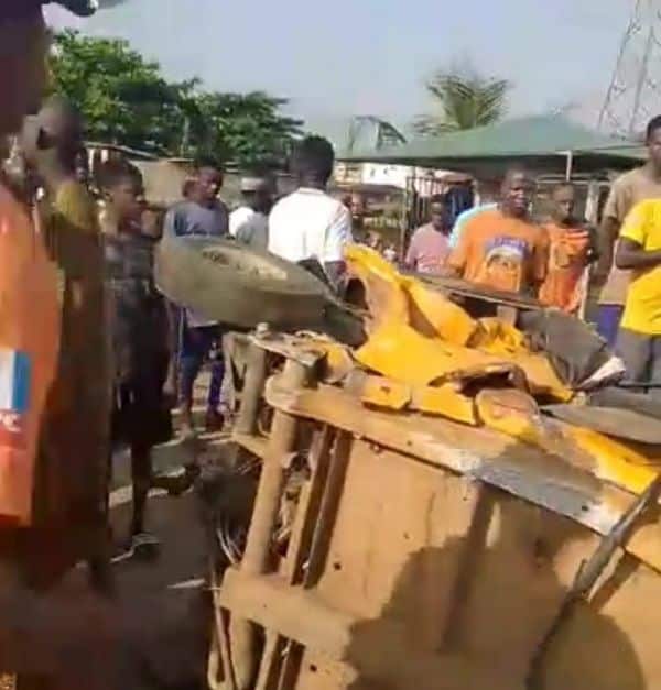 Three LASUSTECH students die in Ikorodu multi-vehicle crash