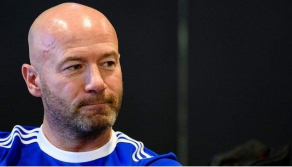 Alan Shearer predicts Chelsea vs Arsenal derby, analyzing key players, tactics, and strategies that could decide this thrilling Premier League showdown.