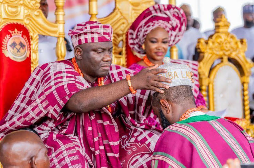 Alaafin of Oyo confers Okanlomo of Yorubaland title on Seyi Tinubu
