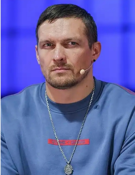 Usyk Predicts Joshua Vs Jake Paul, analyzing skill, experience, and strategy. Joshua dominates on paper, while Paul brings hype and unpredictability to this historic heavyweight clash.