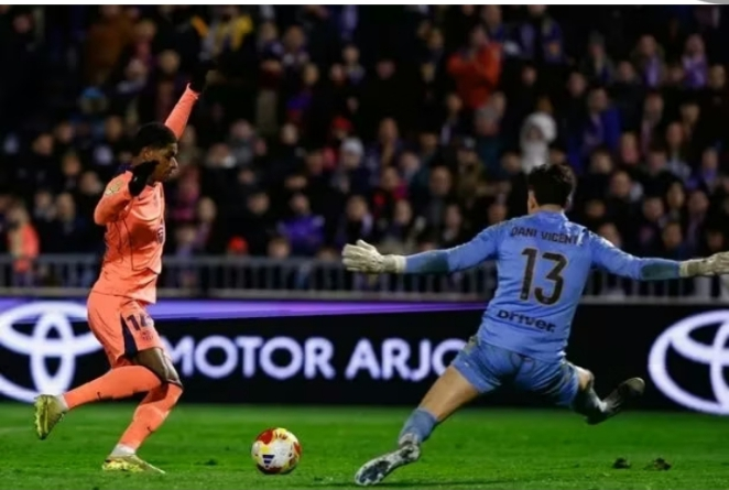 Spanish media divided over Marcus Rashford after his late goal helps Barcelona narrowly beat third-tier Guadalajara in Copa del Rey.