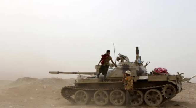 Fresh fighting has erupted in eastern Yemen near the Saudi border as Saudi-backed forces confront UAE-linked separatists, deepening regional tensions and reshaping the country’s fragile power balance.