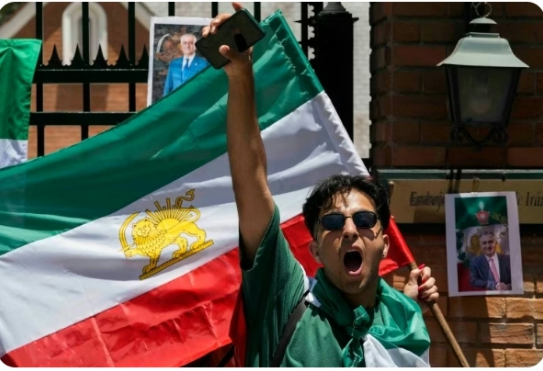 Iran accuses Donald Trump of encouraging unrest as Tehran raises the issue at the UN, amid deadly protests, internet shutdowns, and growing international diplomatic tensions.