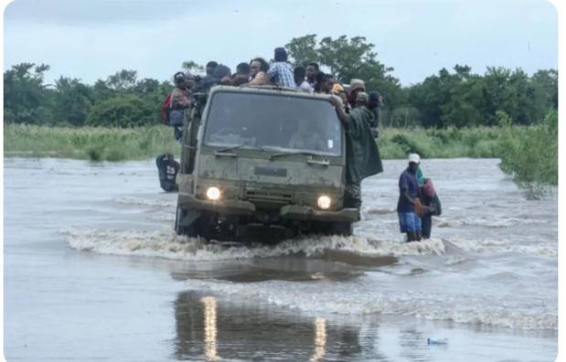 Southern Africa floods kill over 100 amid intensifying rains
