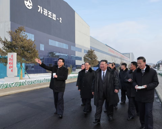 Kim Jong-un fires vice-premier Yang Sung-ho over factory project troubles, signaling accountability ahead of North Korea’s Workers’ Party congress while systemic economic challenges persist.
