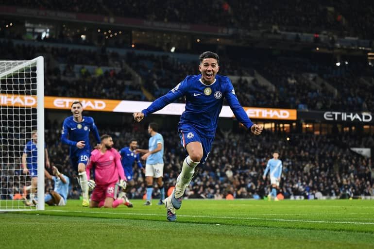 Manchester City vs Chelsea: Fernandez rescues dramatic late draw
