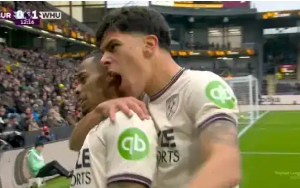 West Ham triumph at Burnley with early goals from Summerville, Castellanos