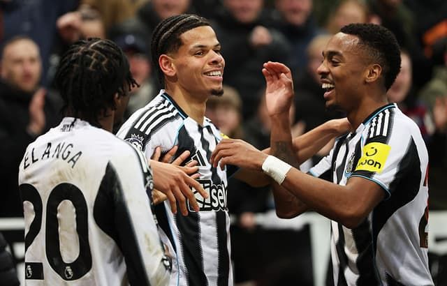 Newcastle vs Manchester United: Magpies snatch late 2-1 Premier League victory