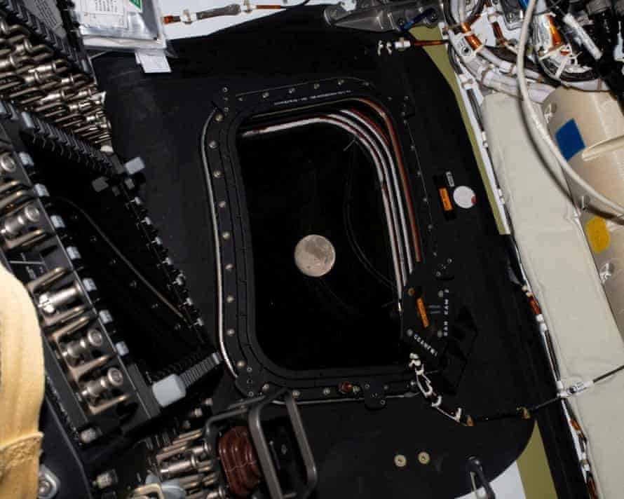 Artemis II lunar flyby key moments mark historic mission beyond Earth