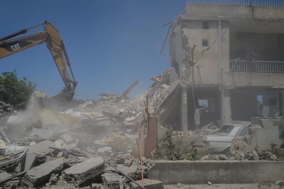 Israel-Lebanon ceasefire violated as Israeli strikes kill 10, U.S.-Iran talks remain uncertain