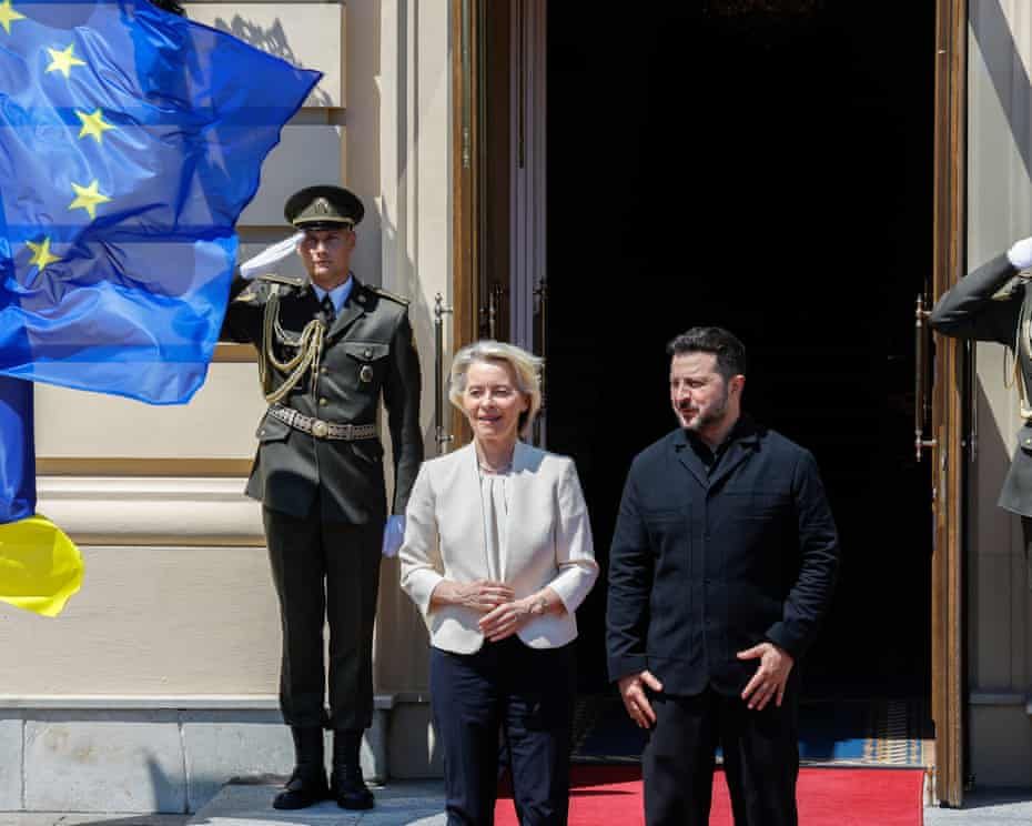 Zelenskyy thanks Starmer UK support during final Kyiv visit amid protests