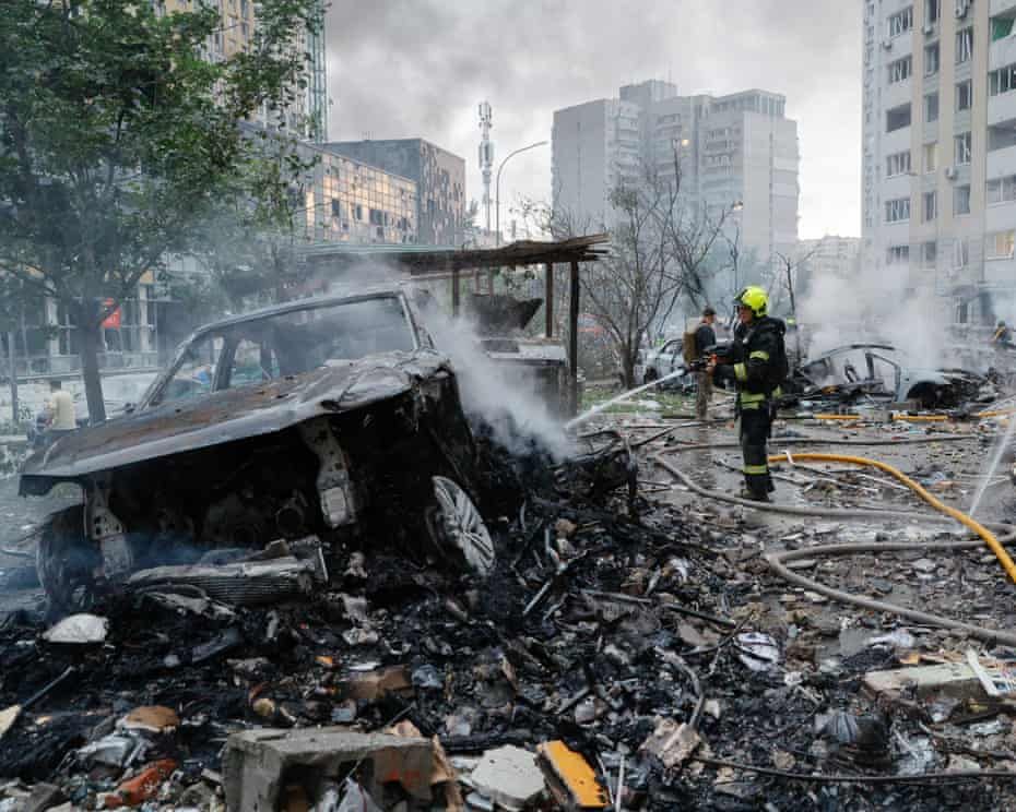 Russia Ukraine strikes: deadly barrage hits Kyiv on eve of Nato summit π₯πΊπ¦π₯