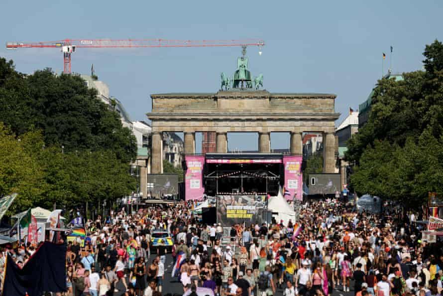 Berlin pride attack Abdul Ballout shot dead after Tiergarten Van and knife rampage