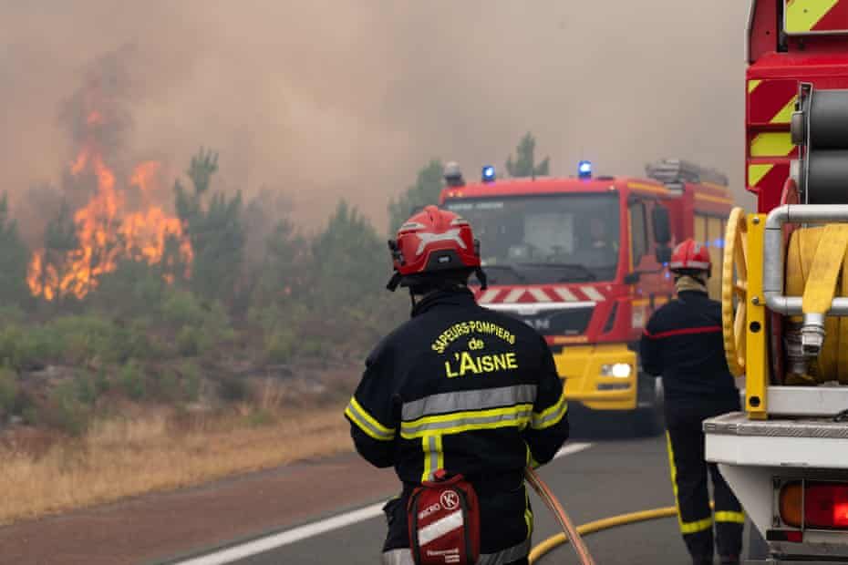 Europe wildfires evacuations displace 300,000 as blazes rage across France and Spain