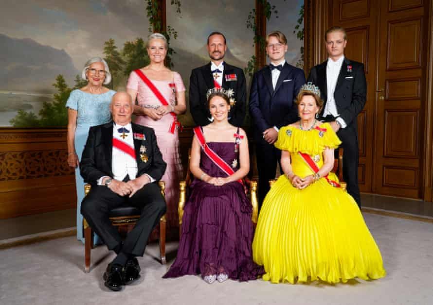 King Harald dies at 89 as Haakon VIII takes throne