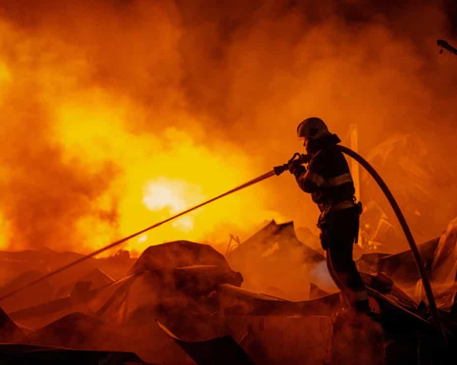 Oil profits war climate: Big oil makes $93bn as heatwaves and floods hit