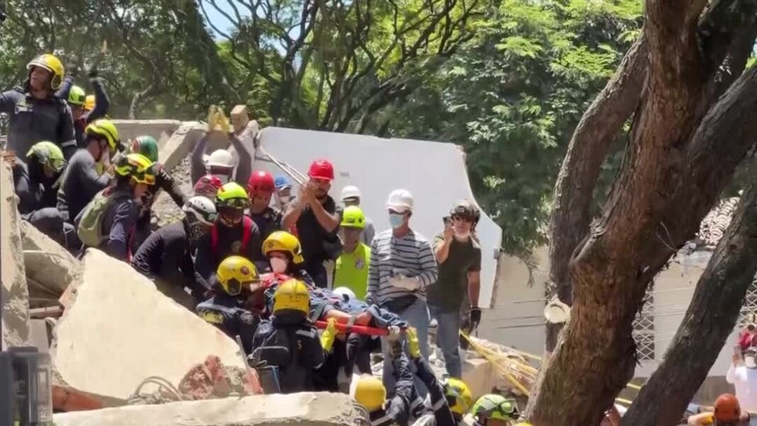Indonesia earthquake Kills 20 as rescuers search for survivors