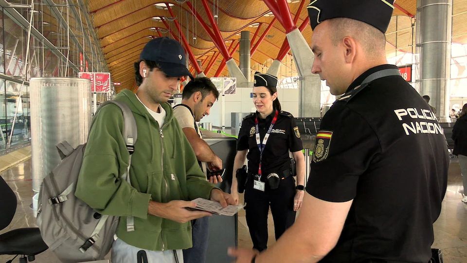 Spain checks 200 Italy arrivals in border controls after migration row