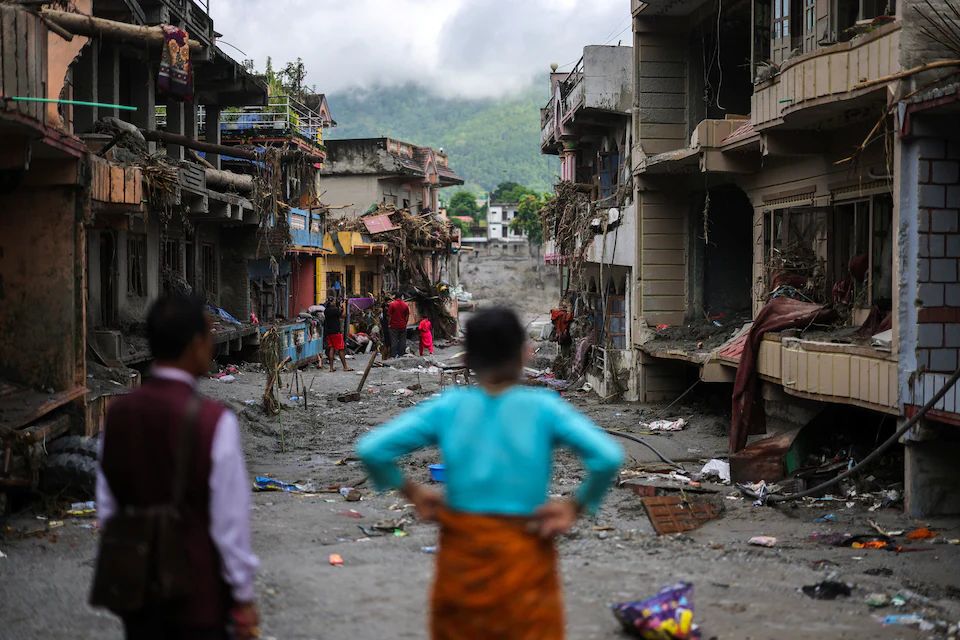 Nepal-Tibet death toll 750 from Himalayan flood, 3,000 missing