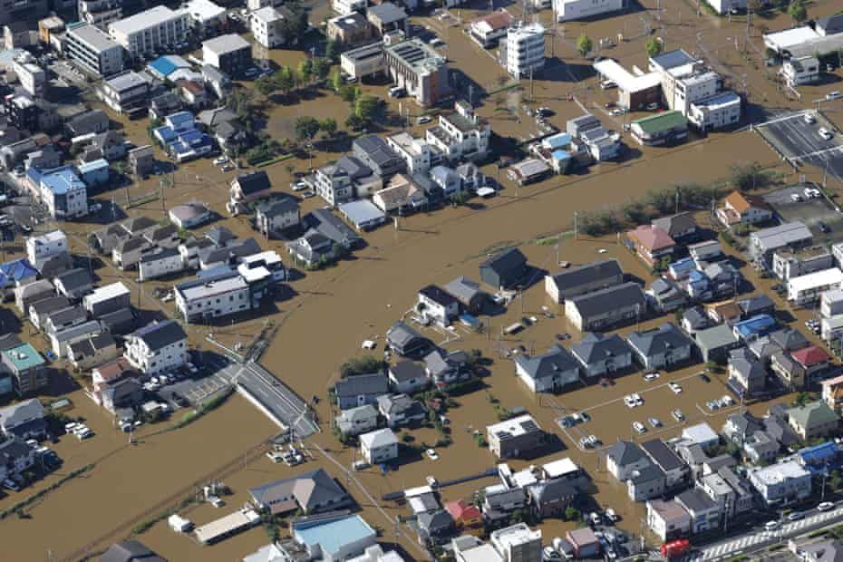Typhoon Dujuan Japan: Four dead as heavy rain and landslides hit Tokyo region
